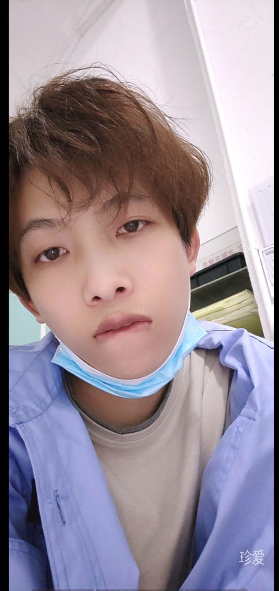 80后娃娃臉直男