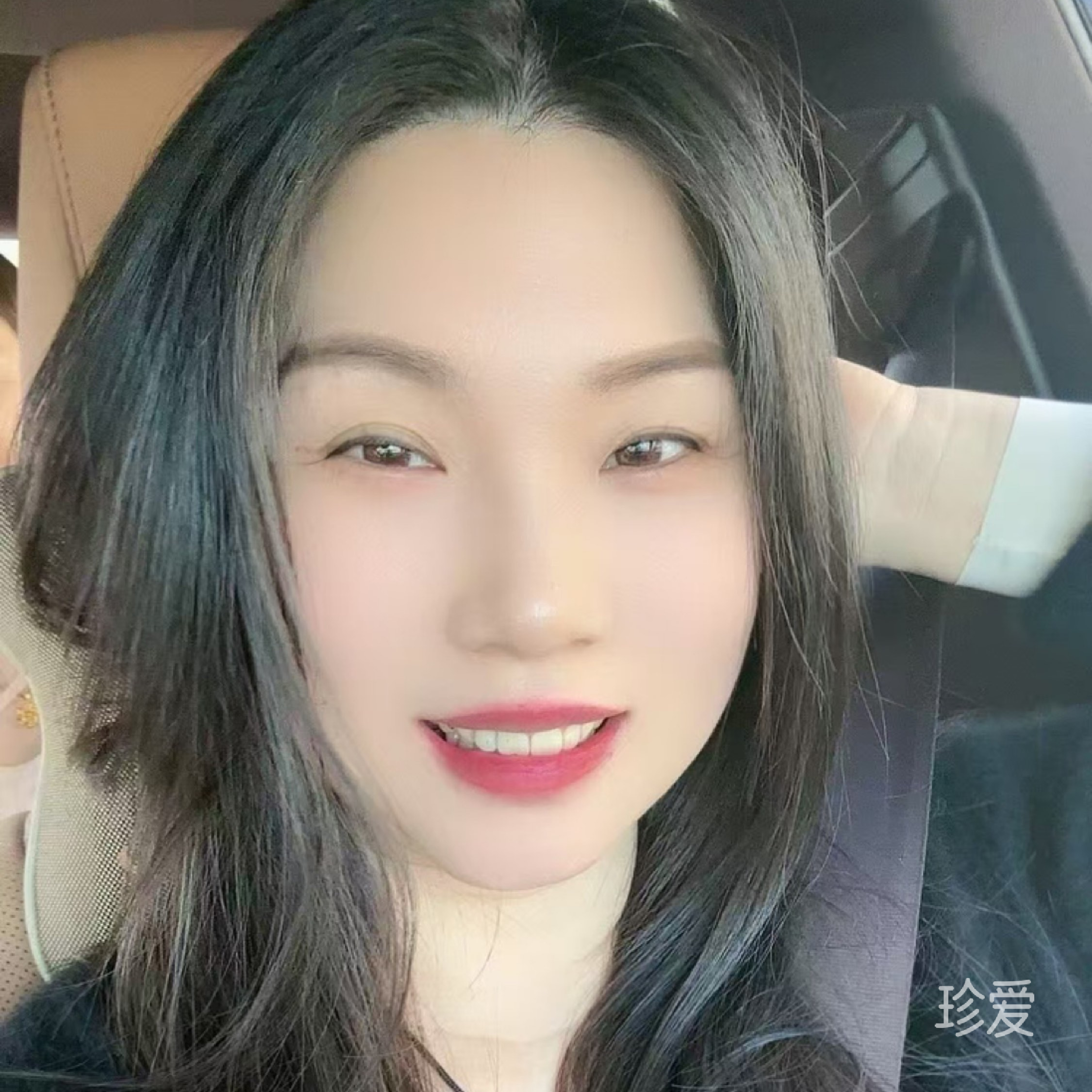 牵手走过每个路口