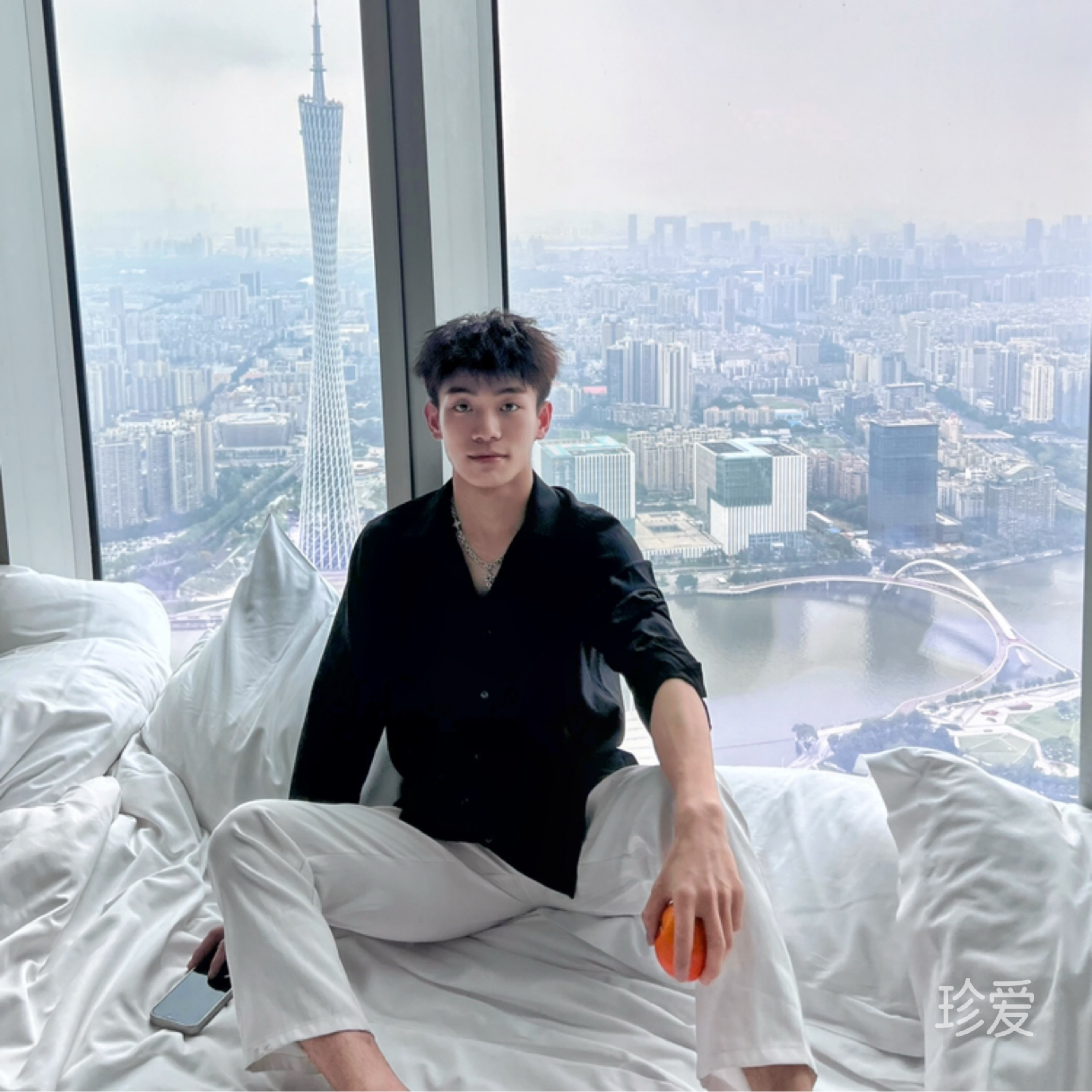 模范先馮