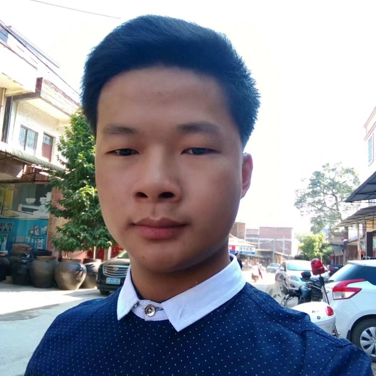 江畔何人初見月