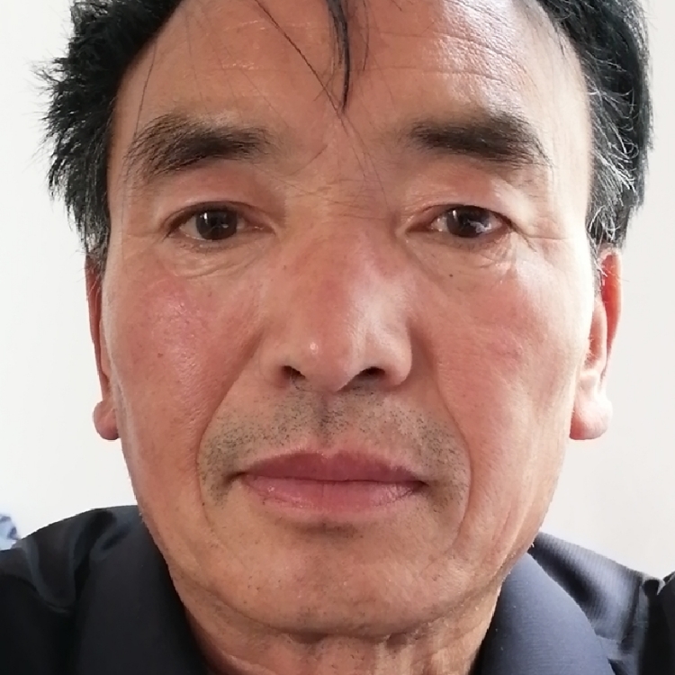 聽(tīng)有人在哭泣