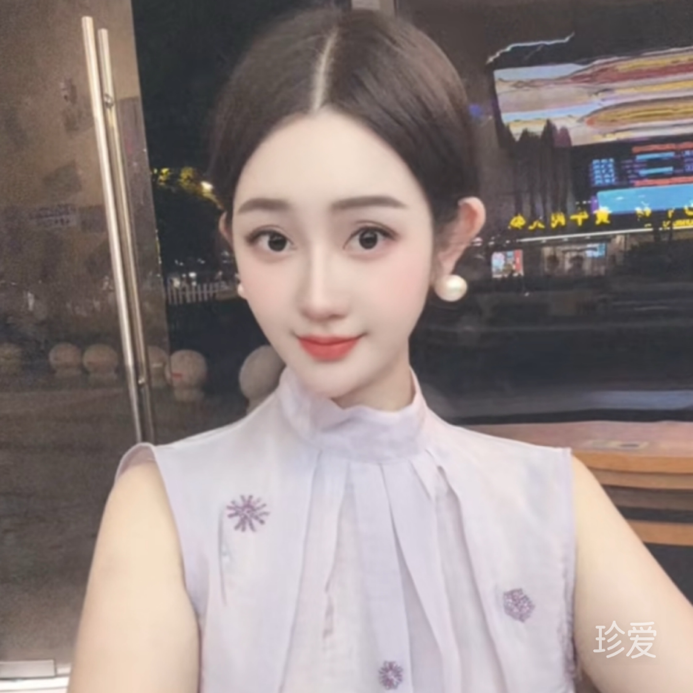 彤妍兰栖