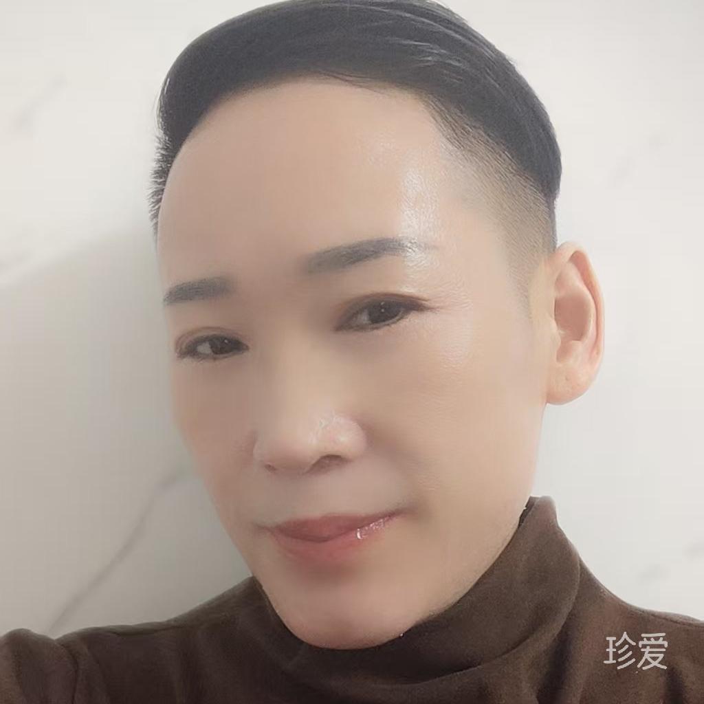 短发女郎