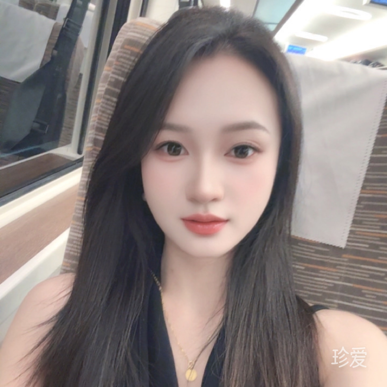 相依相偎不离不弃