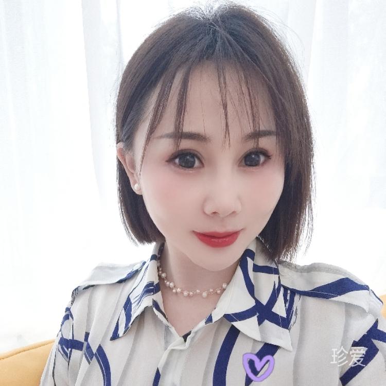 猫猫是只小博美