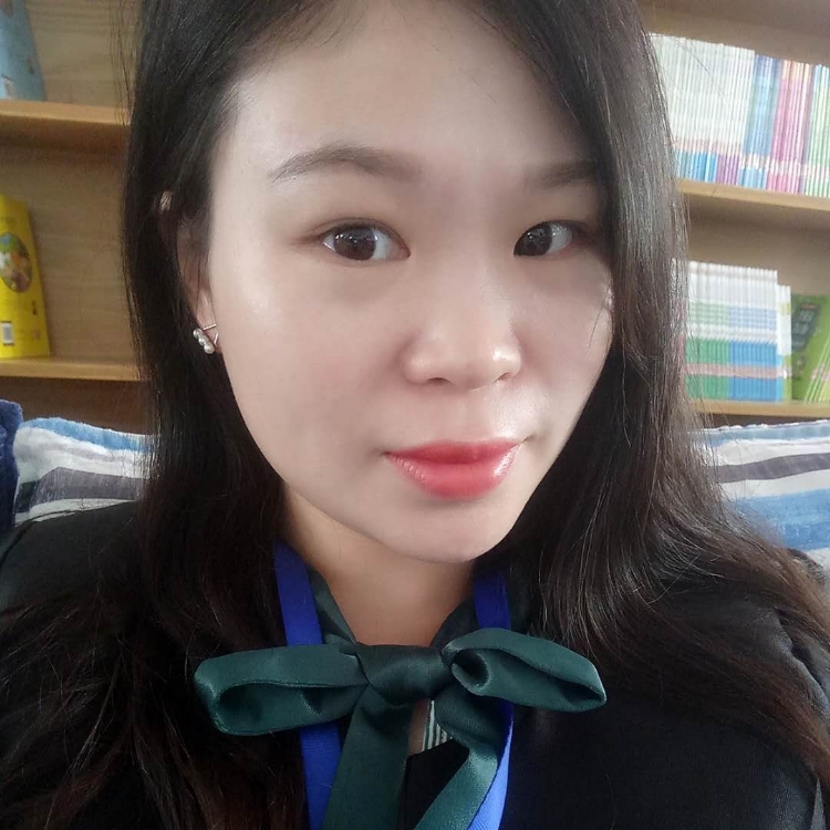 愛喝酸奶的女子