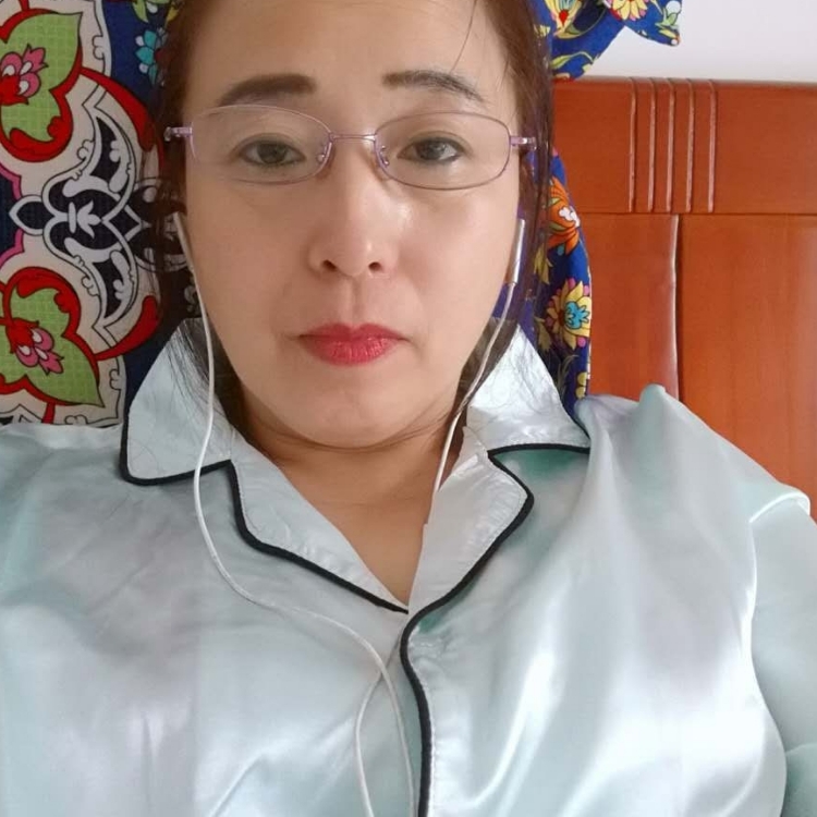 風(fēng)中的綠葉