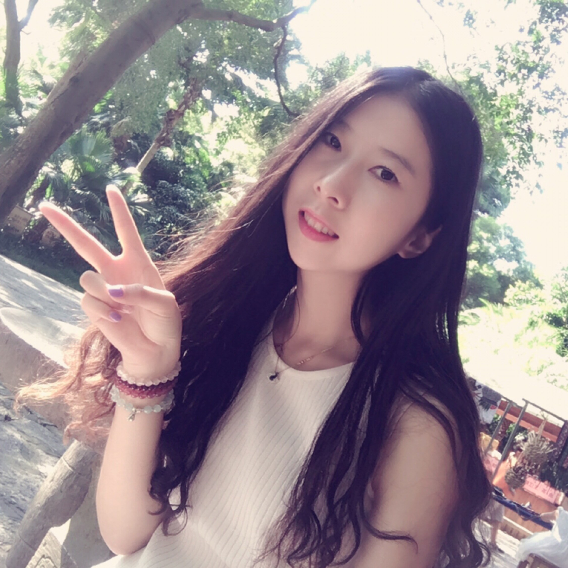 給糖就會笑的孩子