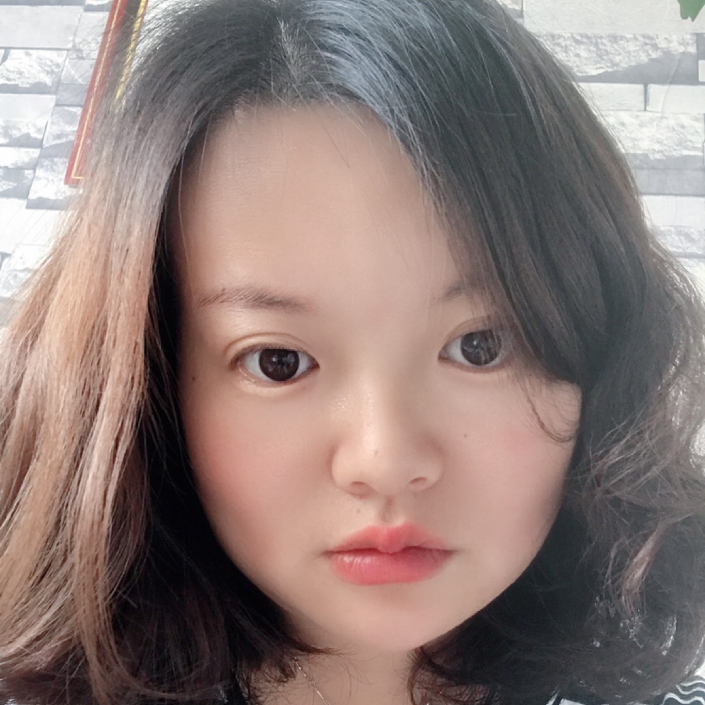 陽(yáng)光下的浪花