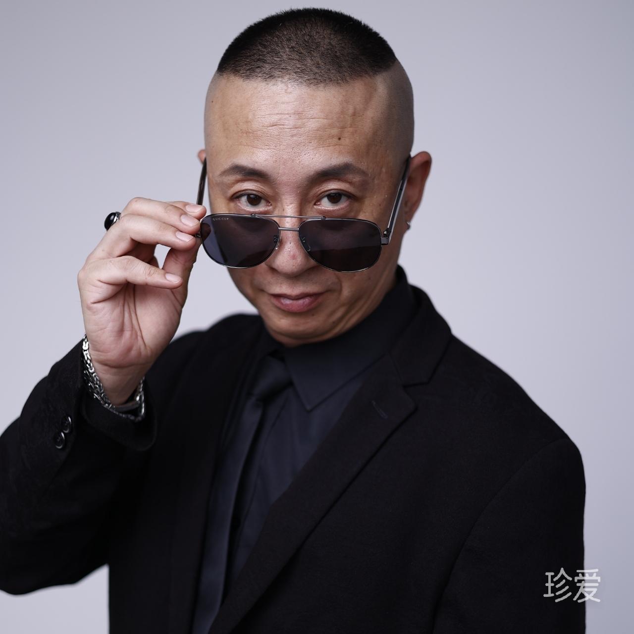 痞帅老男人
