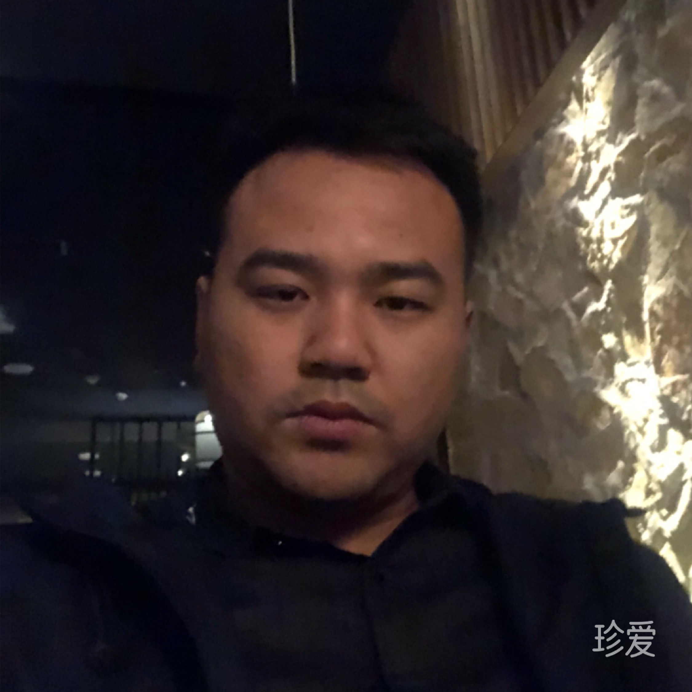 王某人