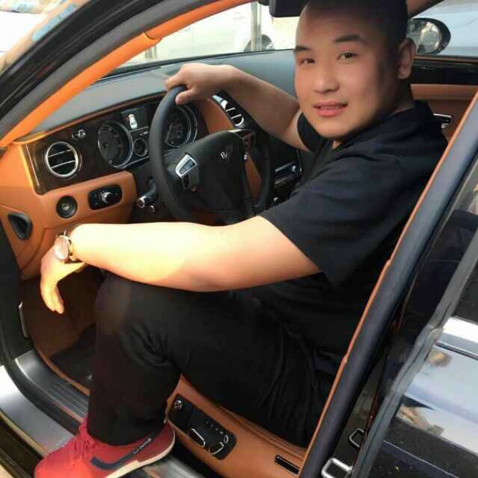 訴说悲伤的微笑