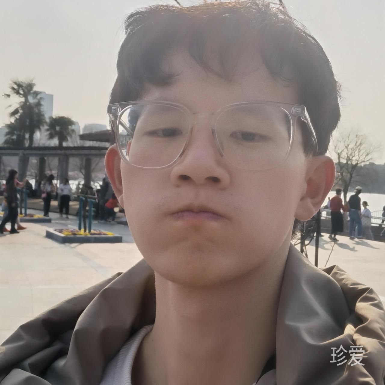 爱玩球的阿扬扬