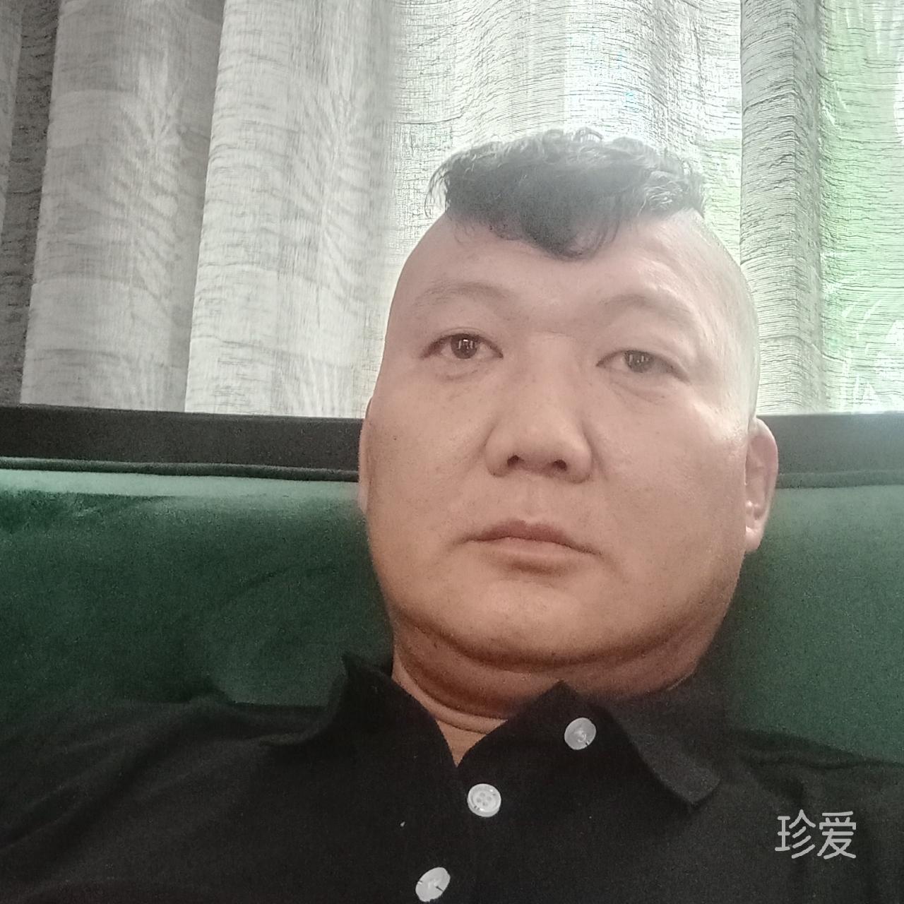 雨潇潇的夜咖啡男