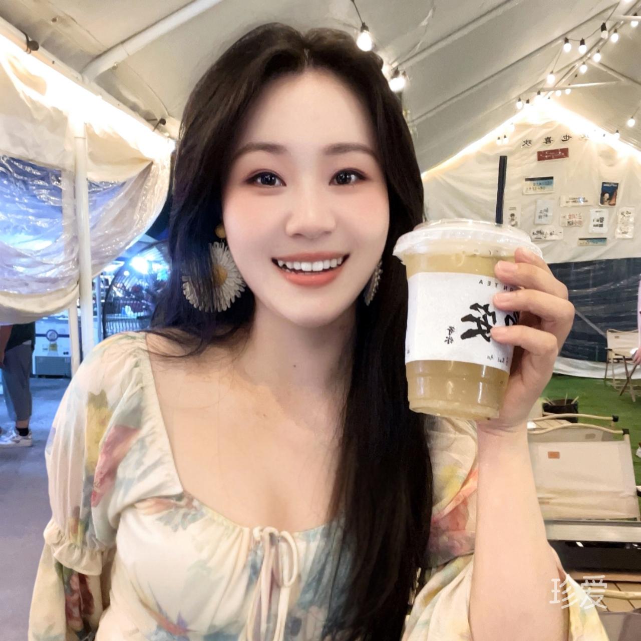 阳光下的浪花