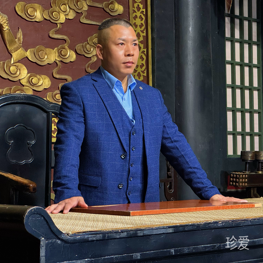 型演员.周天龙