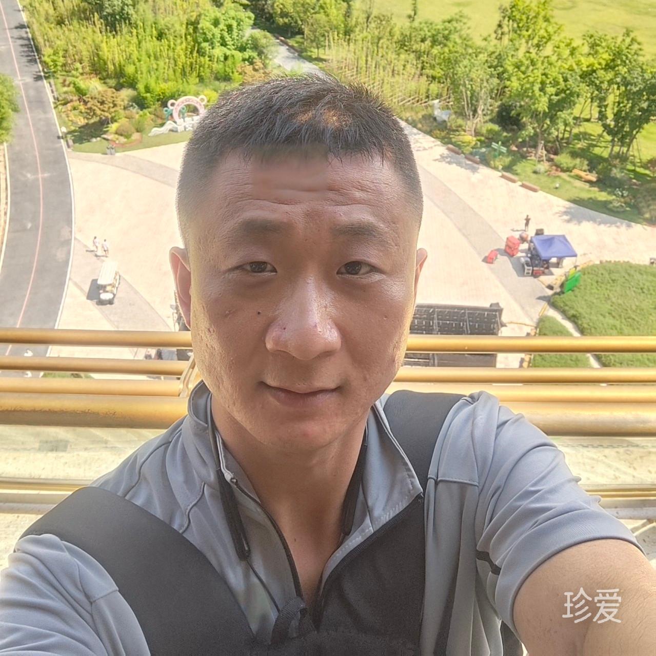 打伞的鱼
