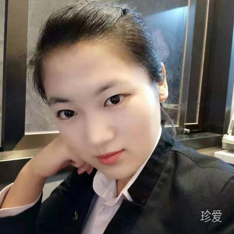 海風(fēng)吹著碎花裙