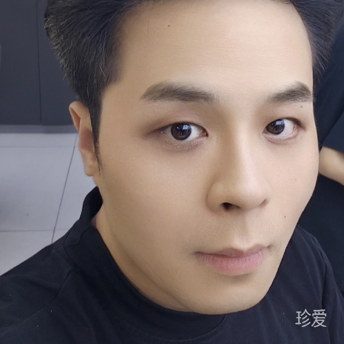 不会发型的托尼