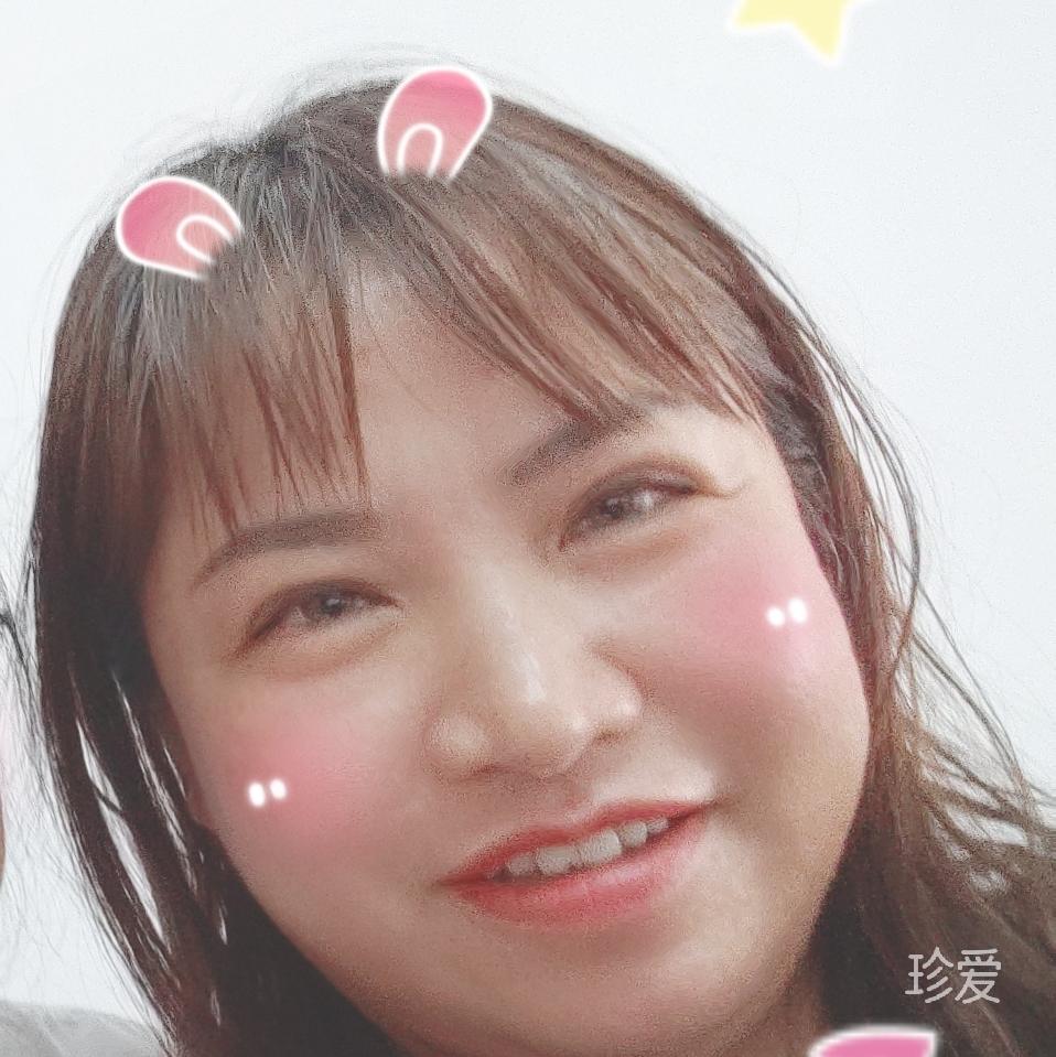 海風(fēng)吹著碎花裙