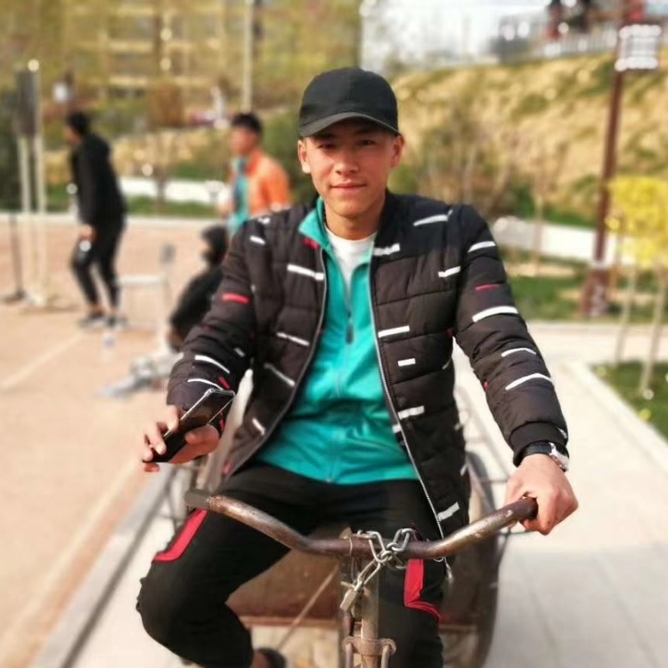 鄉(xiāng)村小伙