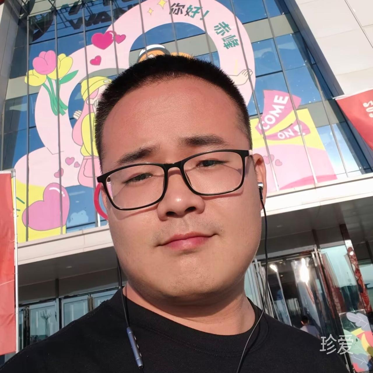 闷头追光的Mr杨