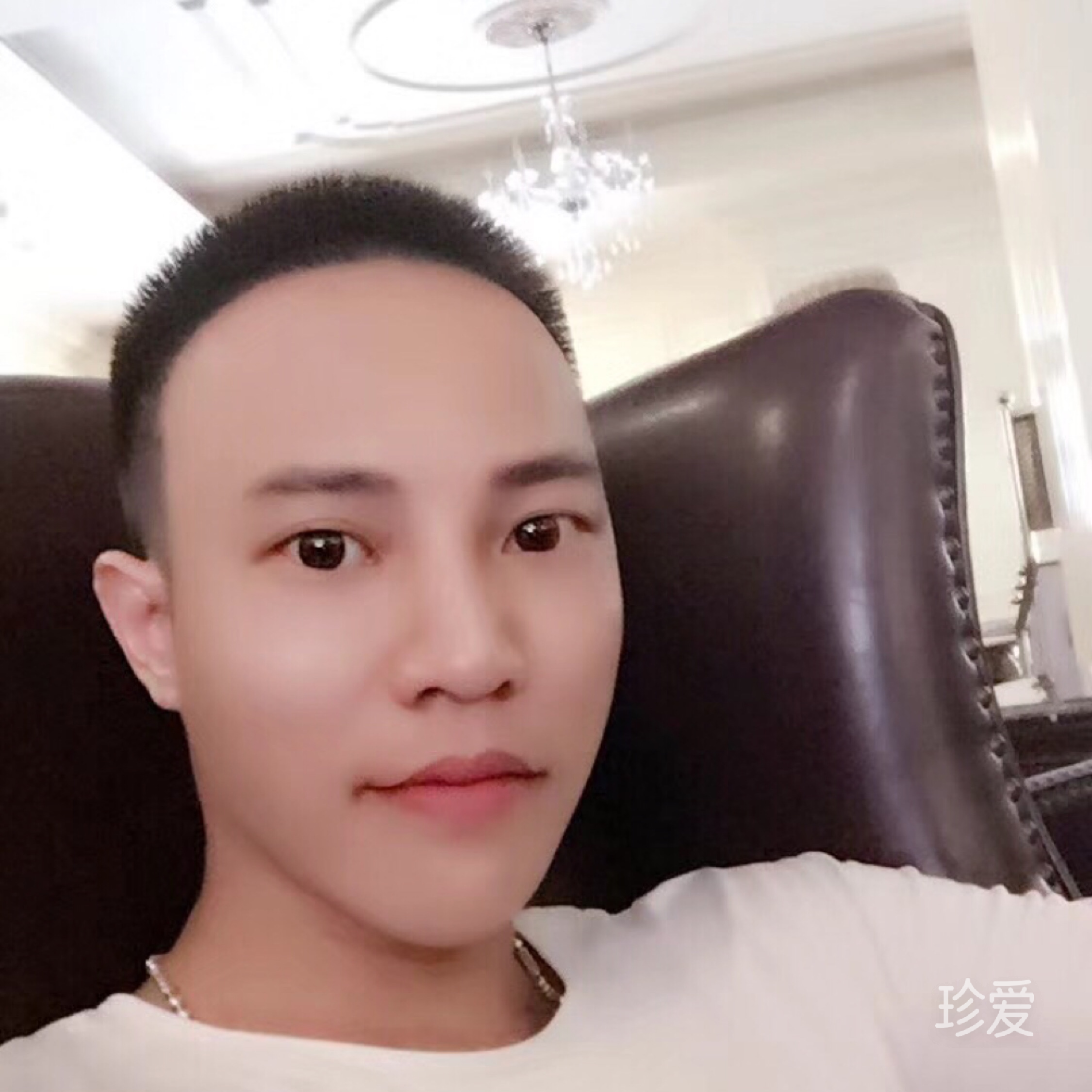 蒙眼等待靈魂伴侶