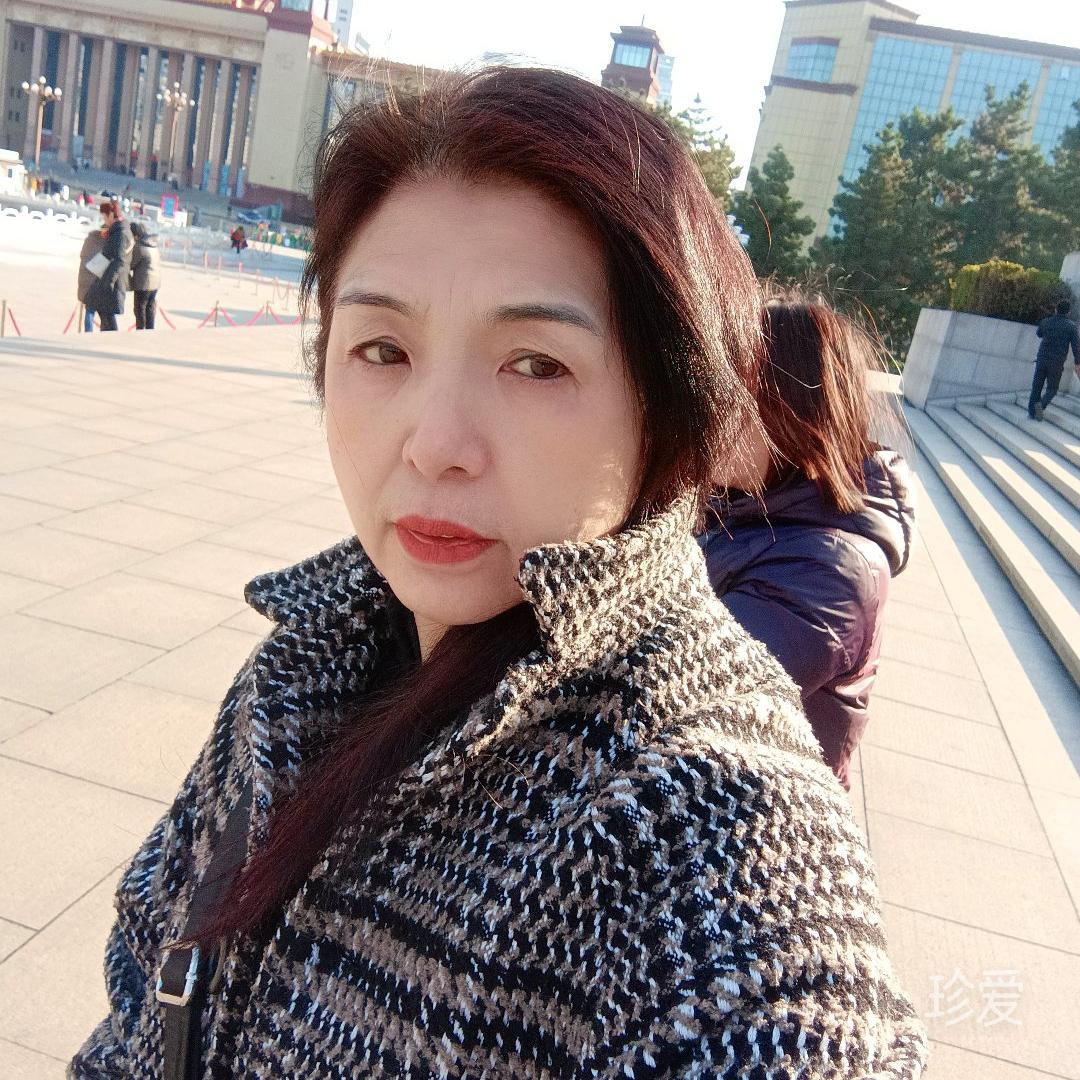 愛藍玫瑰的女人