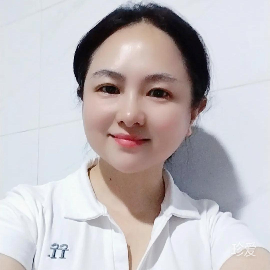 悦悦爱喝茶