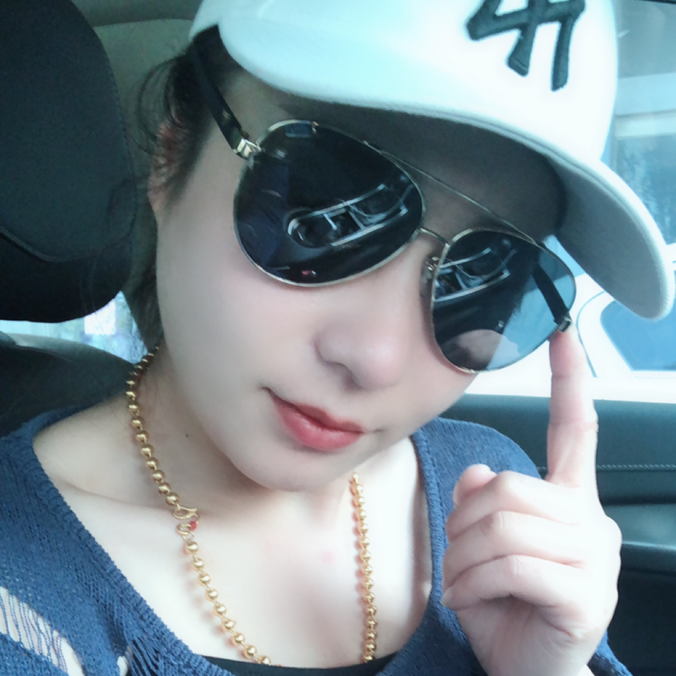 風(fēng)中的百合花