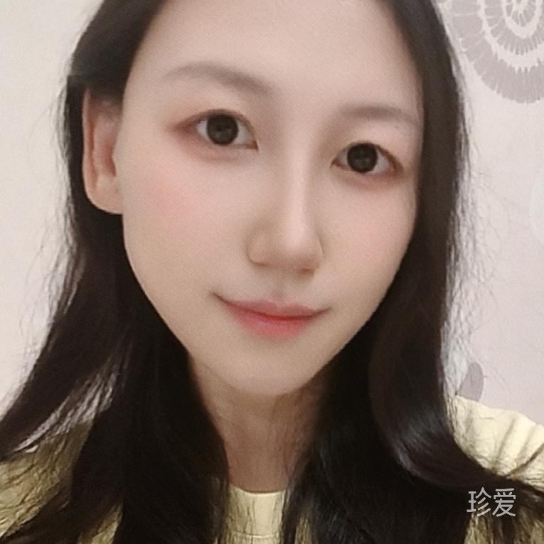 阳光落在肩上