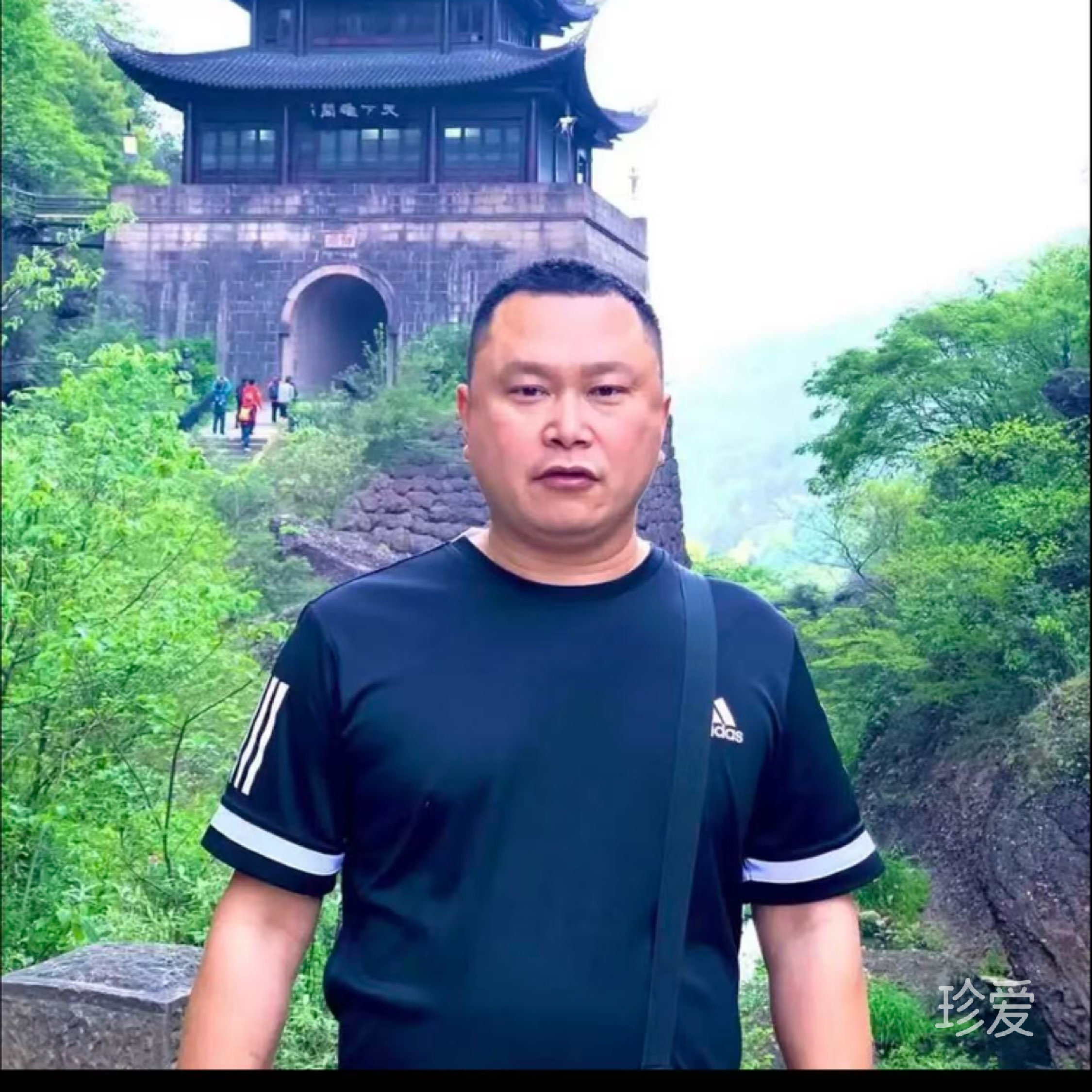 刘强