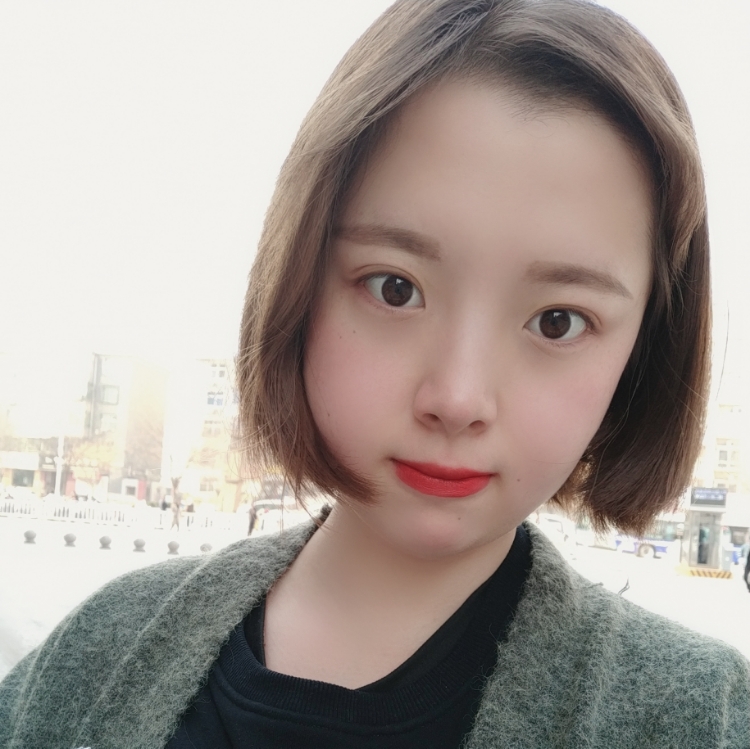 草莓味的小可愛