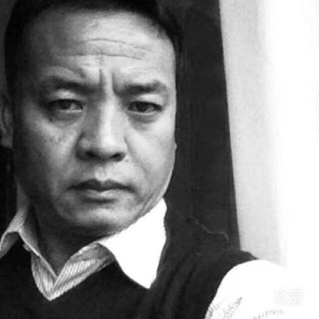 巴黎鐵塔下的苦澀