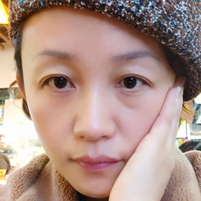 传统纯真的女人