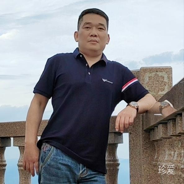 淡然一笑