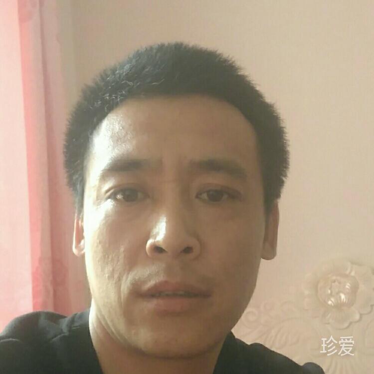 孤獨(dú)的木船