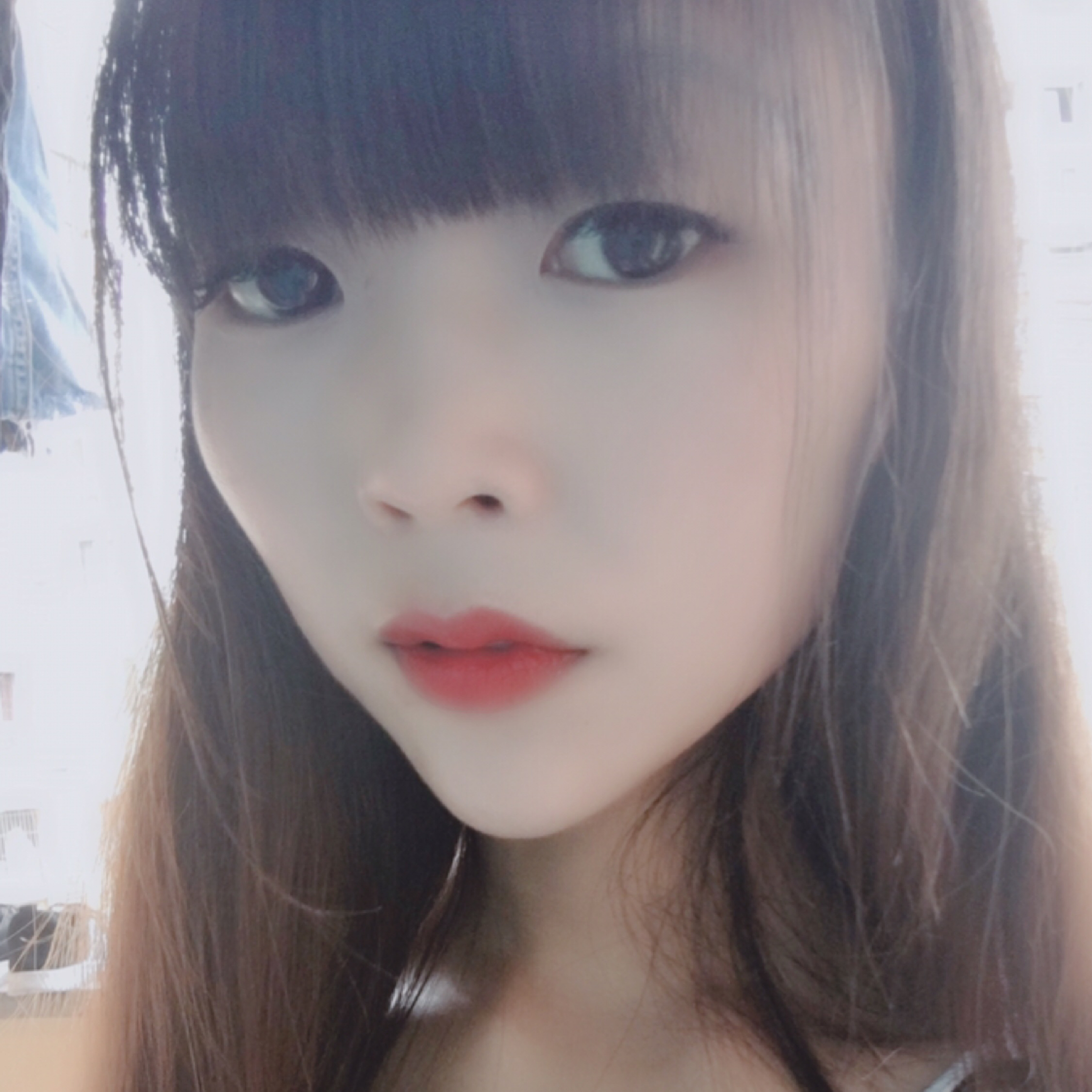 别皱着眉笑