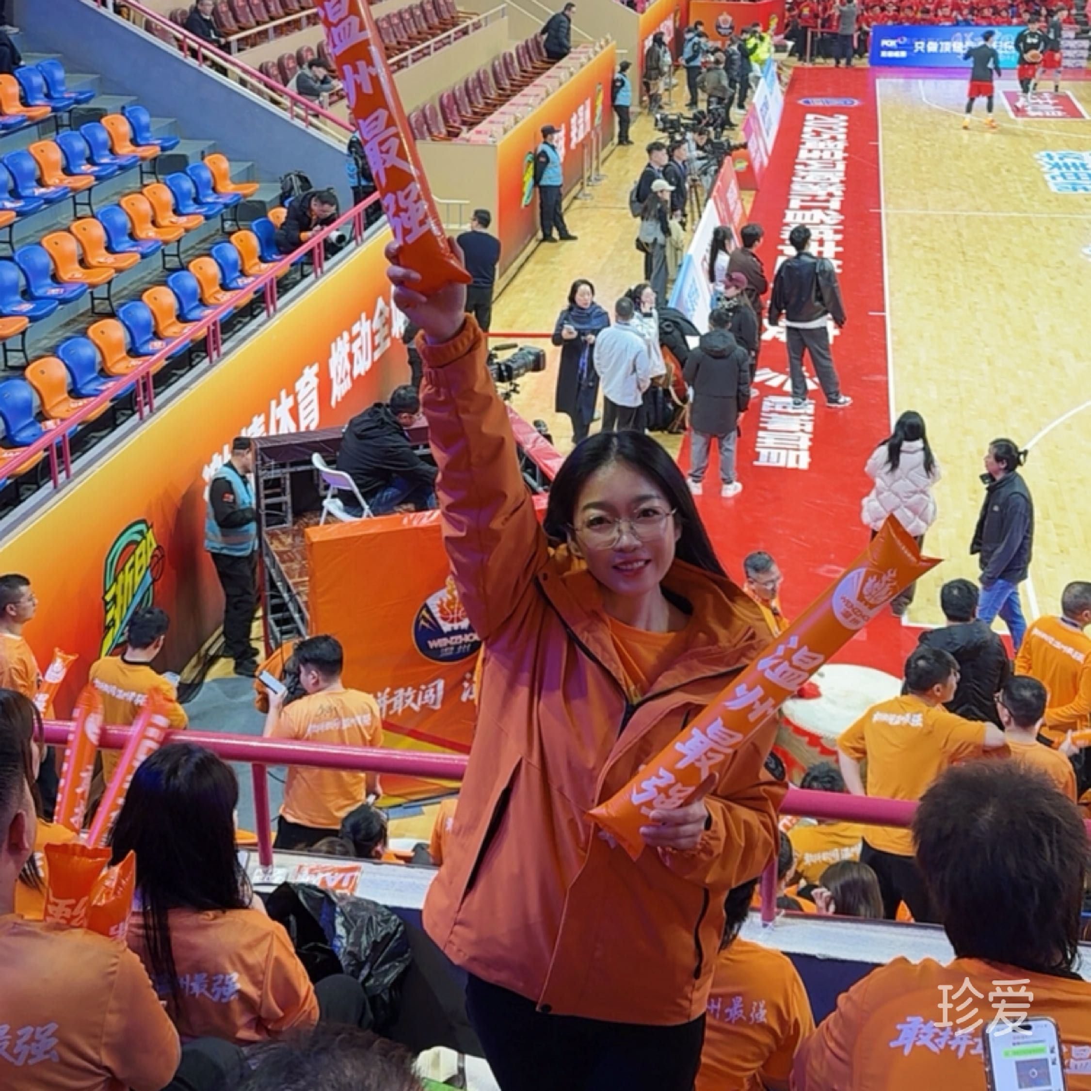 夜空里的一抹亮光