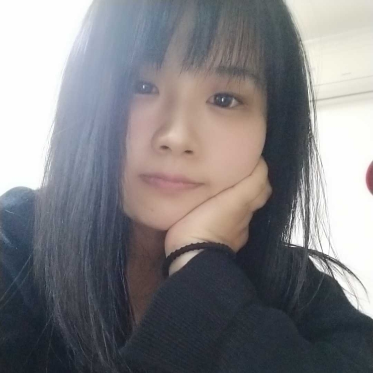 一個(gè)愛(ài)笑的女孩