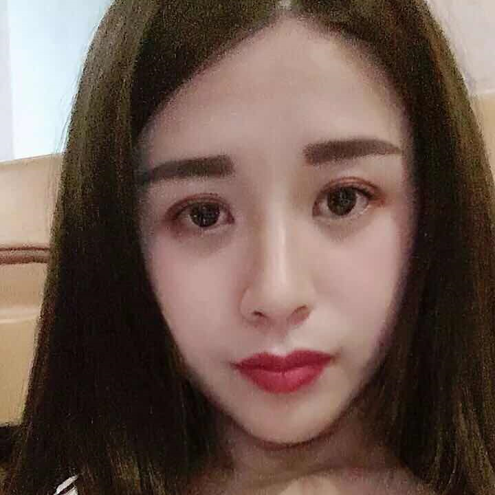 爱笑的女生