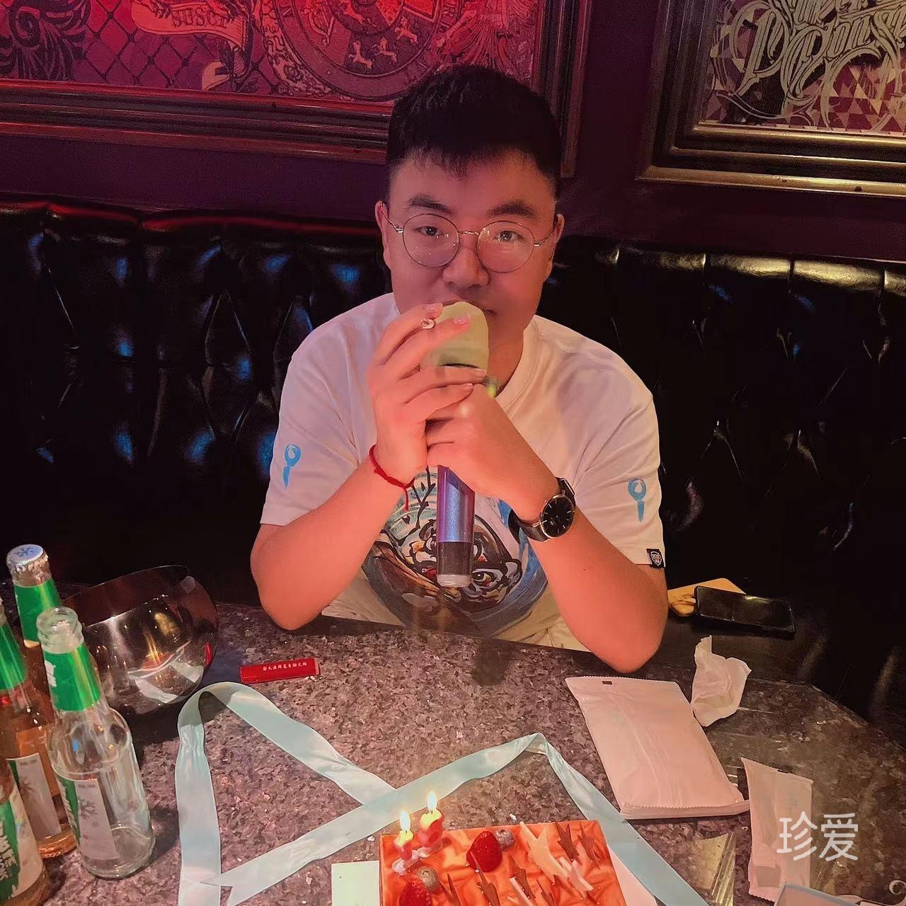 詩(shī)酒趁年華