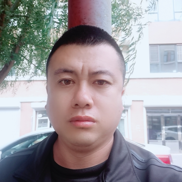 左手淡淡煙草香