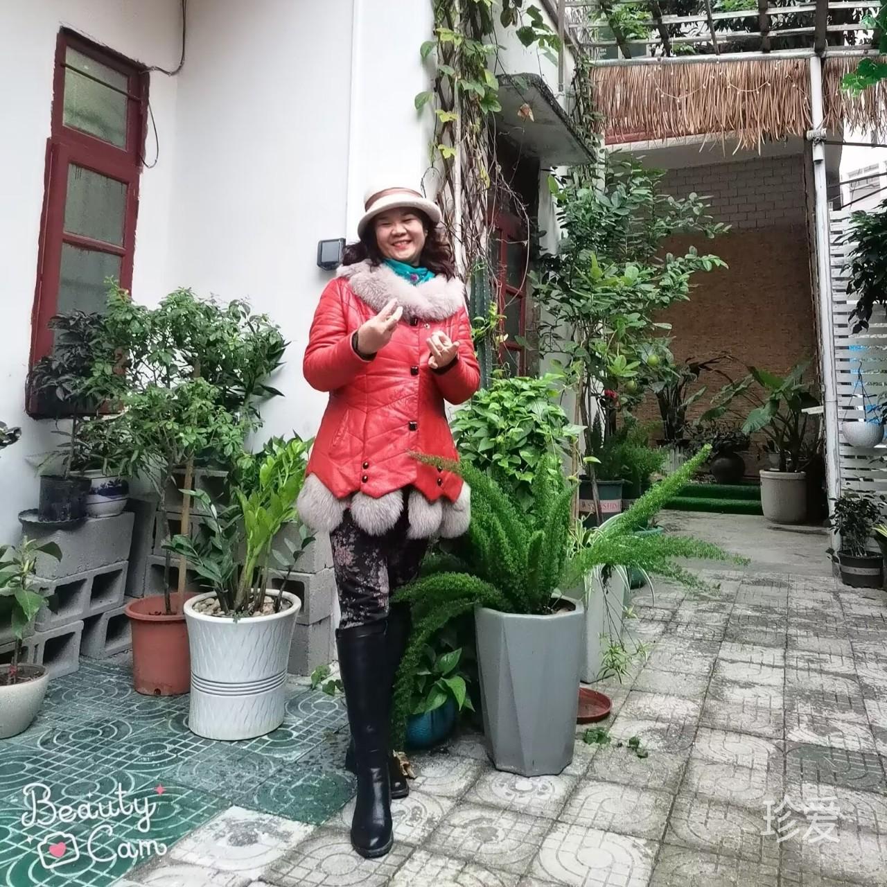 漂亮的浮萍茵茵