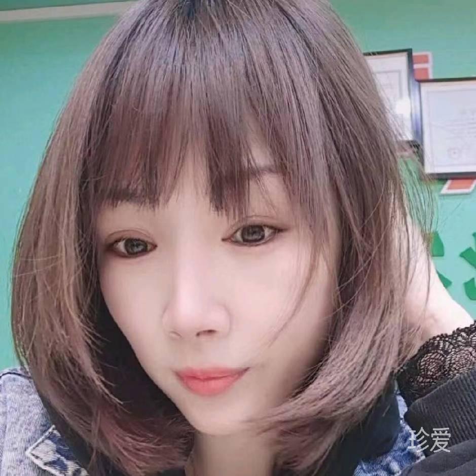 阳光照在屋檐下