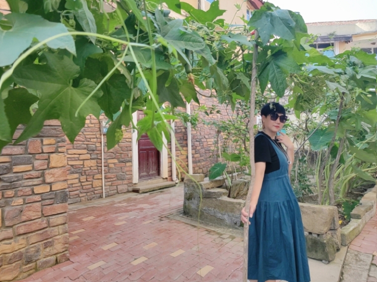 唇間徘徊烈酒味