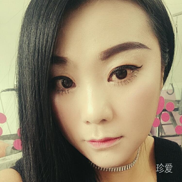 青春苍白如诗