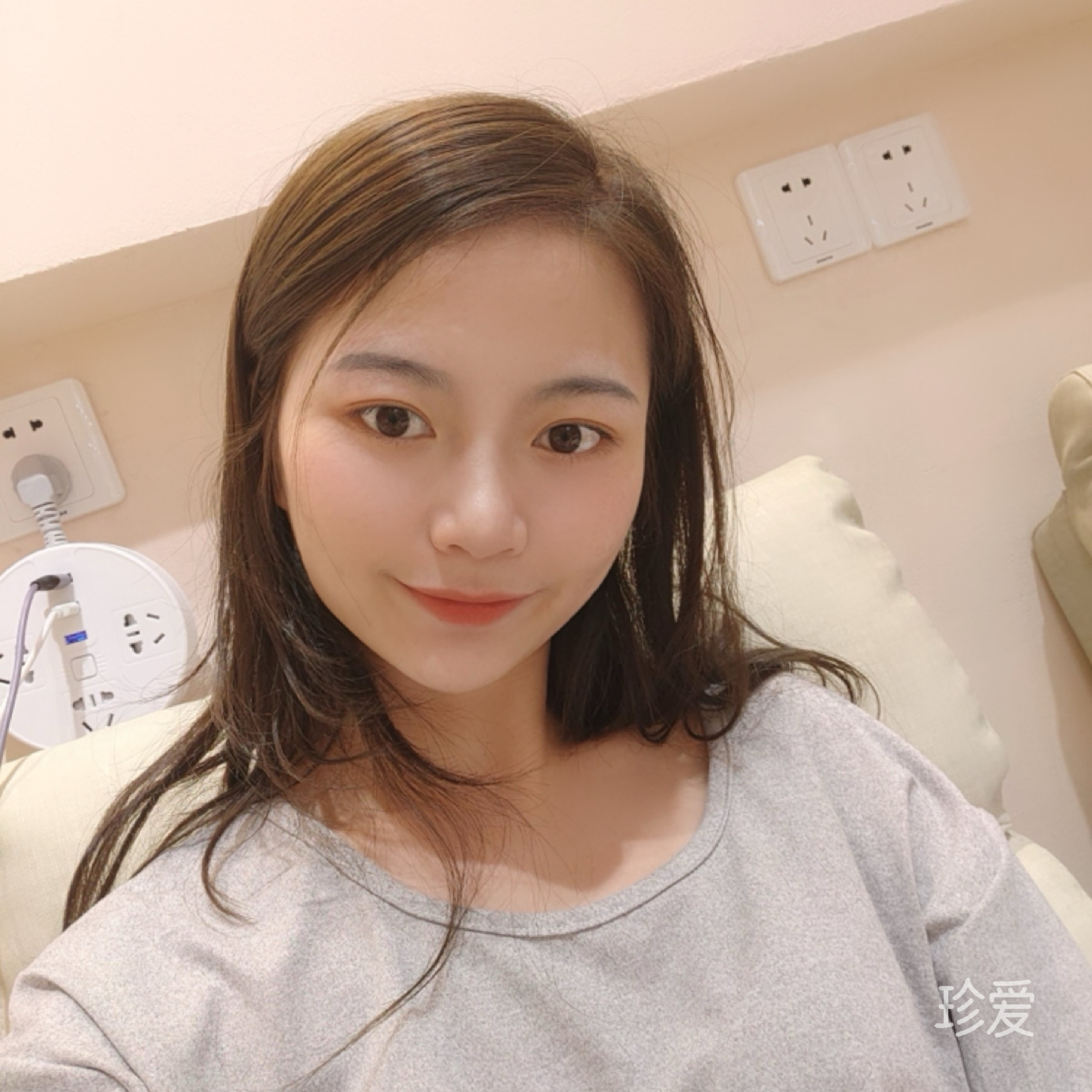 衬衫女孩