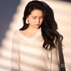 奕含