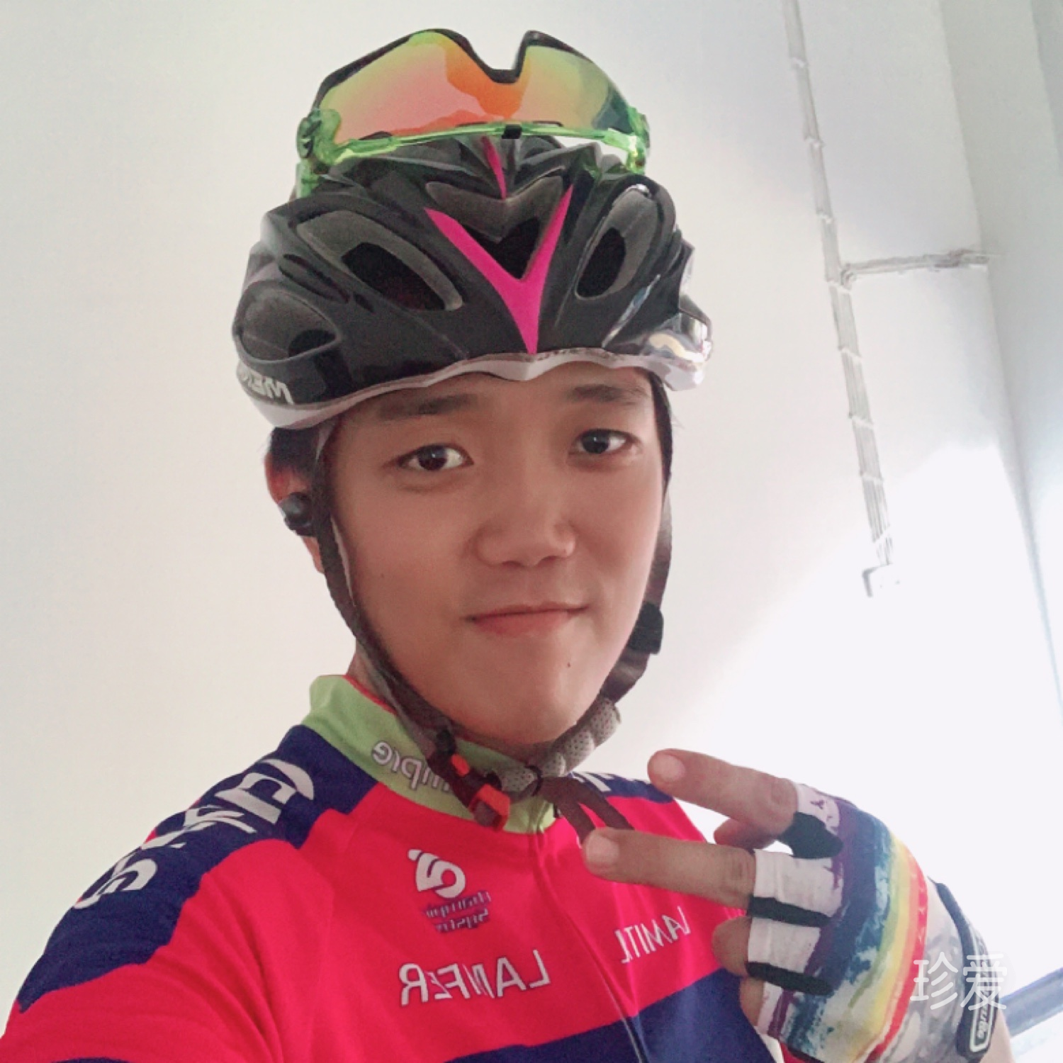 傲气面对万重浪